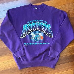 Vintage 90s Salem Sportswear Charlotte Hornets Purple Sweatshirt Medium NBA